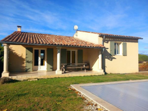 Villa avec piscine privée.